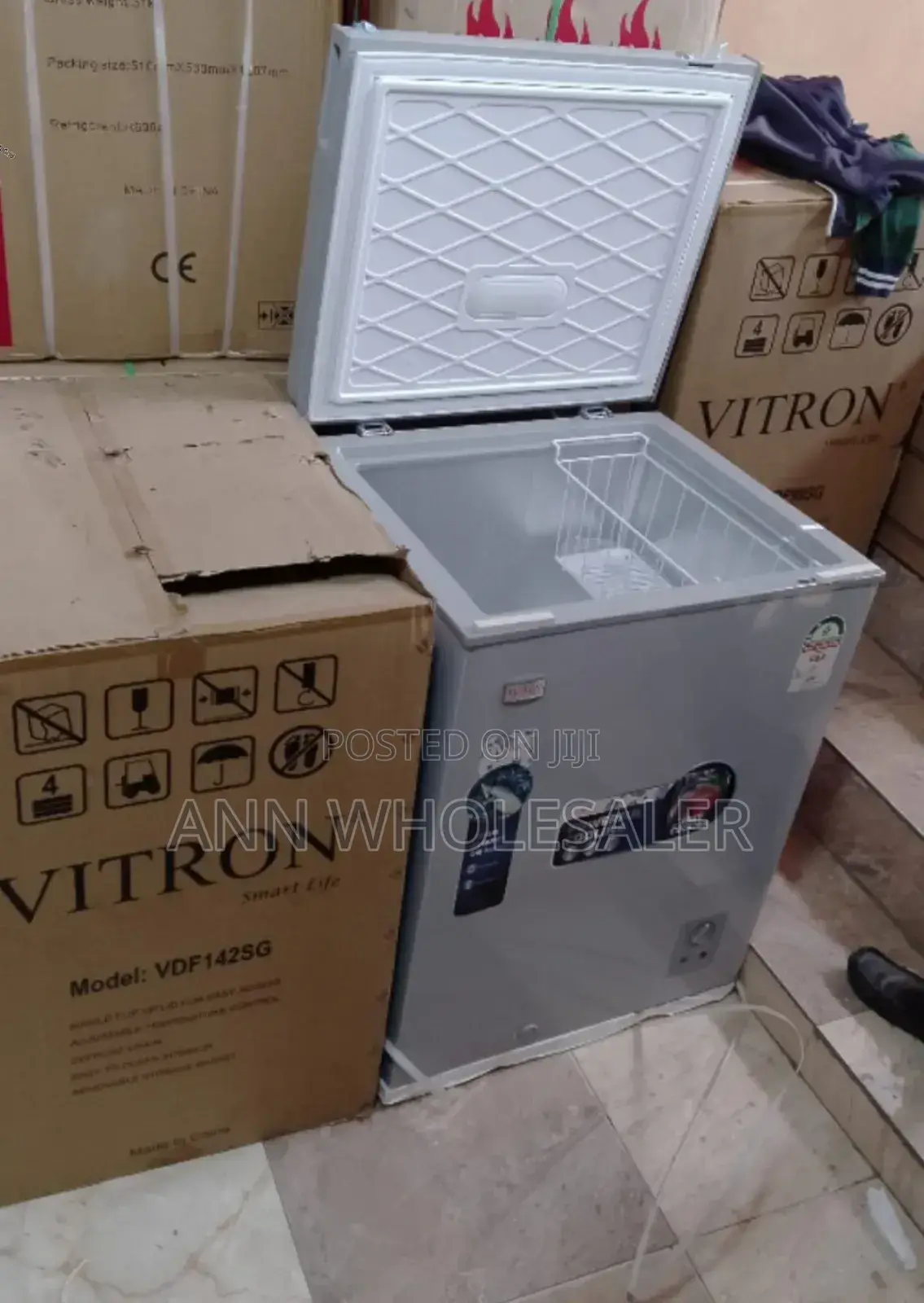 142litres Vitron Freezer F/7