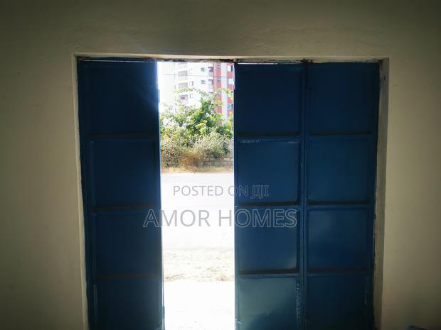 Shop + Yard for Rent - main view