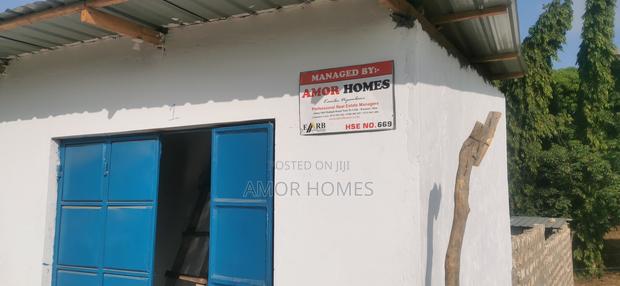 Shop + Yard for Rent - thumbnail 4