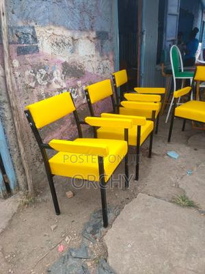 Simple Salon / Manicure Seat - main view