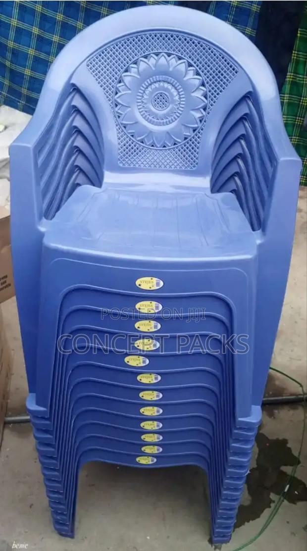 10pcs Stejes Plastic Chair With Armrest-Blue