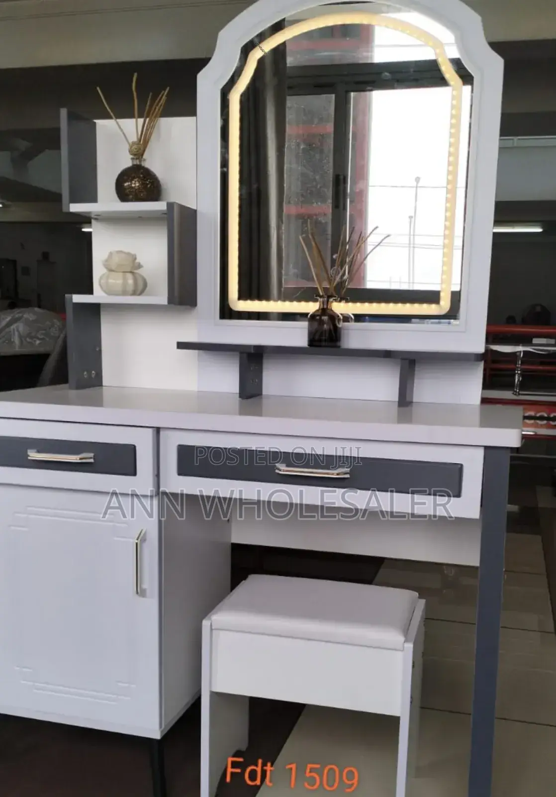 Executive Big Dressing Table + Sliding Mirror DW