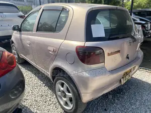 Toyota Vitz 1.3 FWD 5dr 2004 Pink
