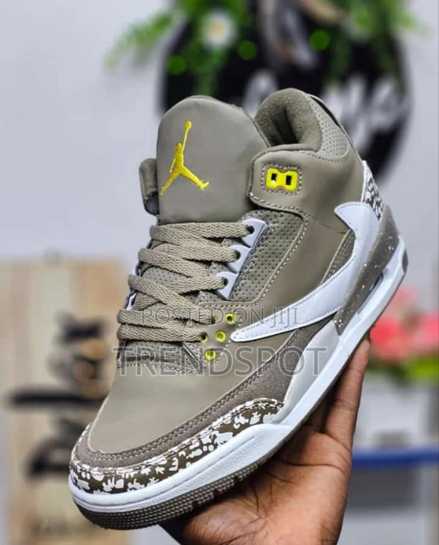 Jordan 3s 
1st Leather
39/40/41/42/43/44/45
