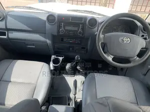Toyota Land Cruiser 4.5 V8 TD 2018 White