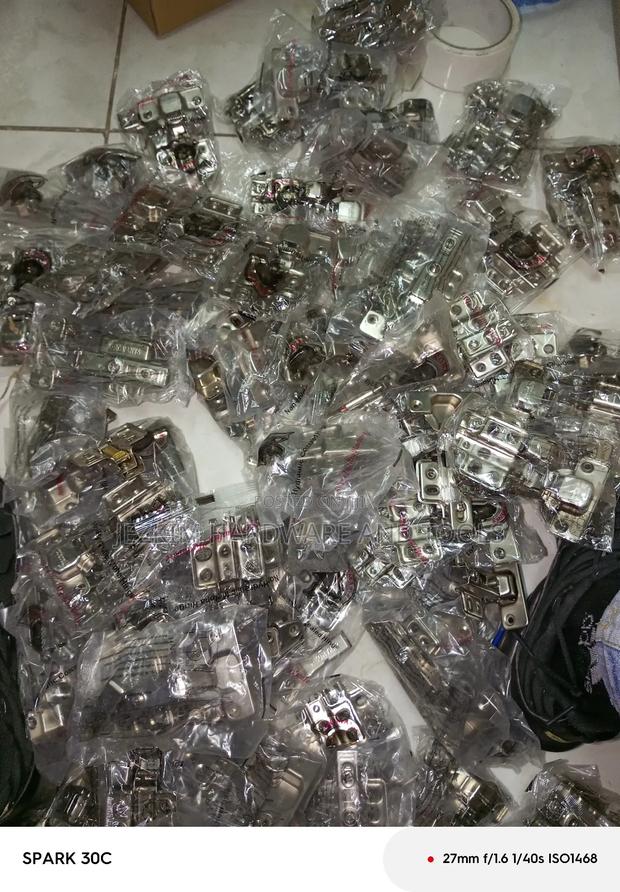 Malpha Hinges - main view