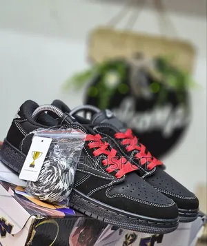 Phatom Black 1st Leather
36/37/38/39/40/41/42/43/44/45