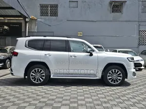 New Toyota Land Cruiser 2024 Off white