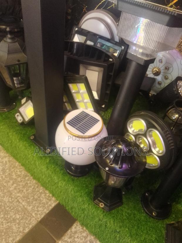 Ball Like Solar Powered Garden Light - thumbnail 2