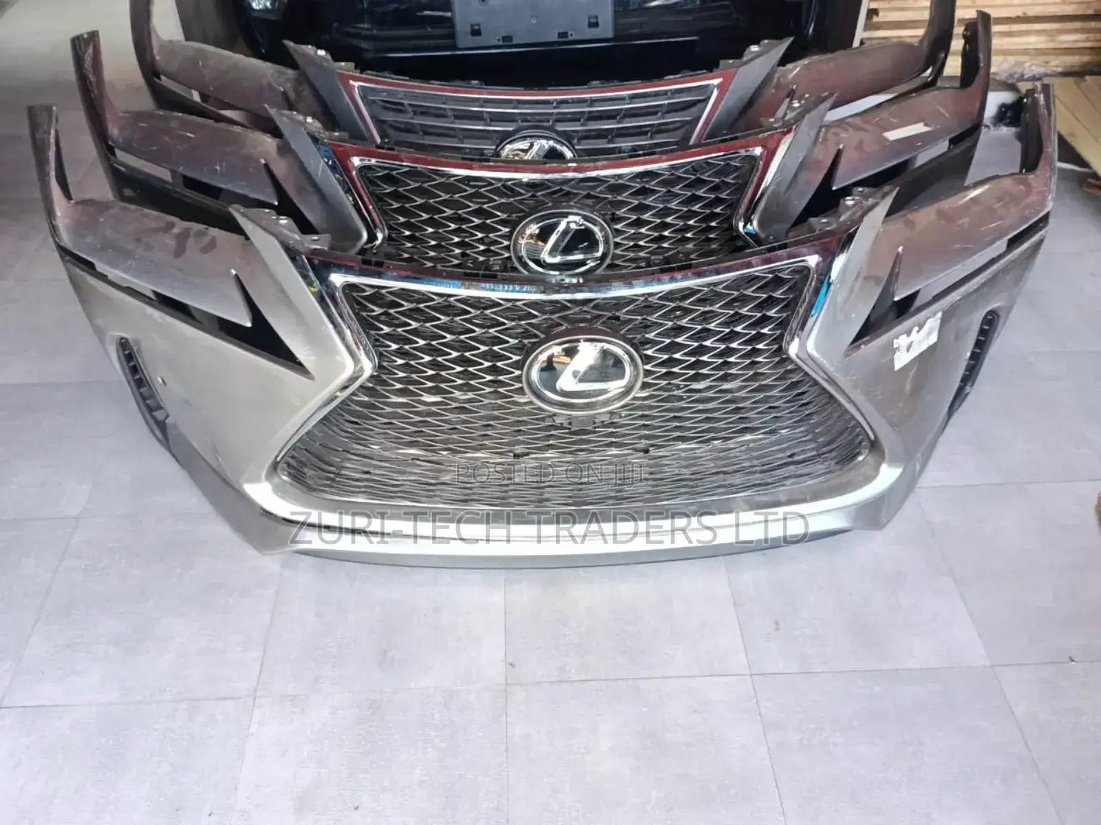 Lexus 350 Grille