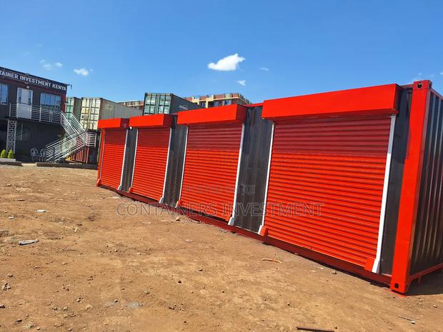 40ft Container Stalls for Sale- Red and Black Color Pop