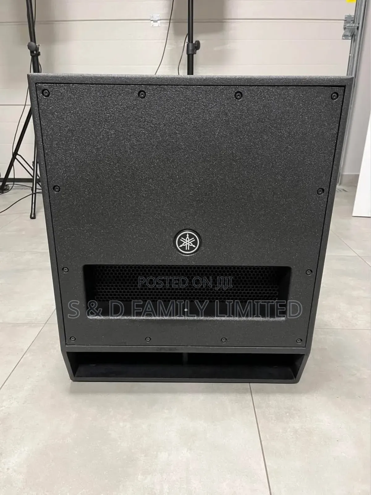 Yamaha DXS18 18 Inch Powered Subwoofer