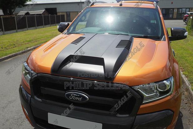 Easy Stick on Fitment – No Drilling Required” Bonnet Scoop