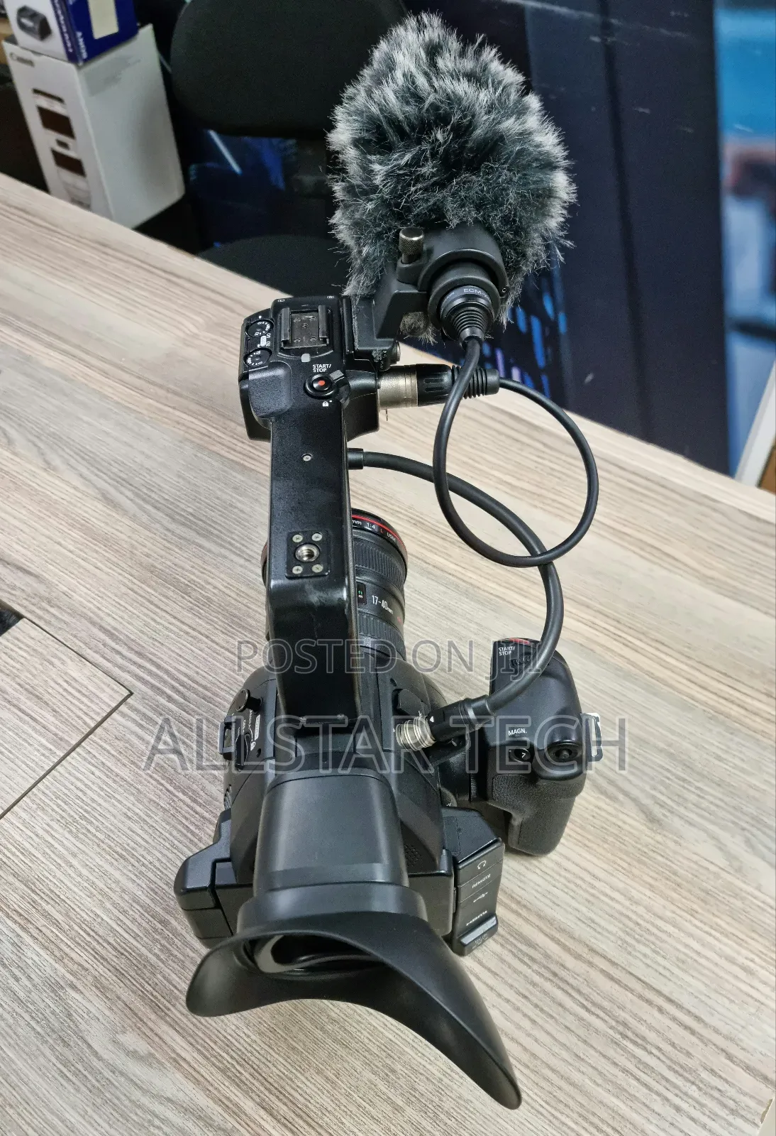 Canon EOS C100 Mark II With EF 17-40 F/4l Lens