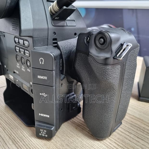 Canon EOS C100 Mark II With EF 17-40 F/4l Lens - thumbnail 6