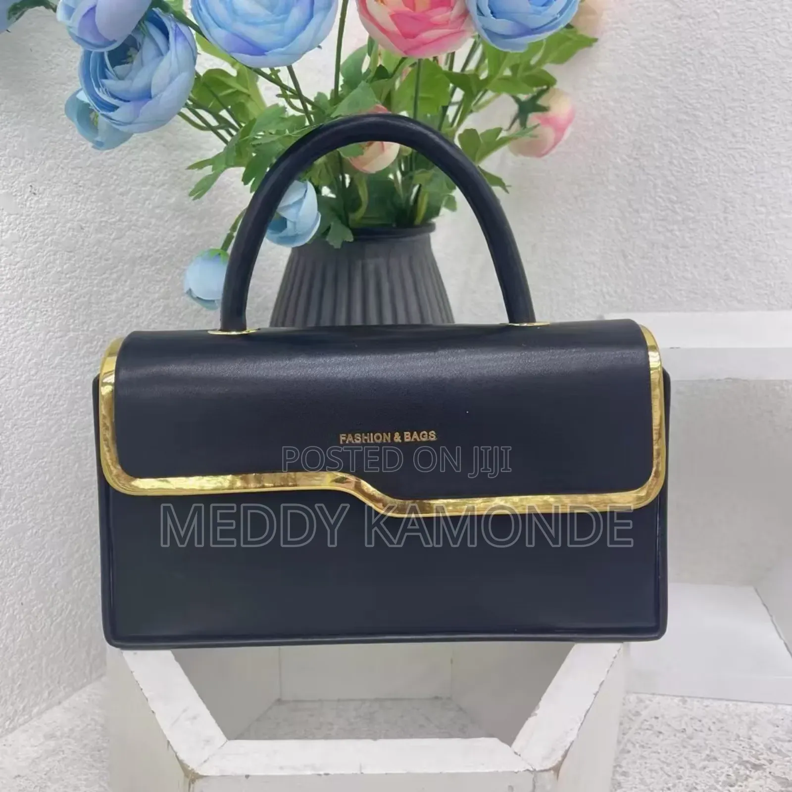 Classy Cute Black/Green Small Bags