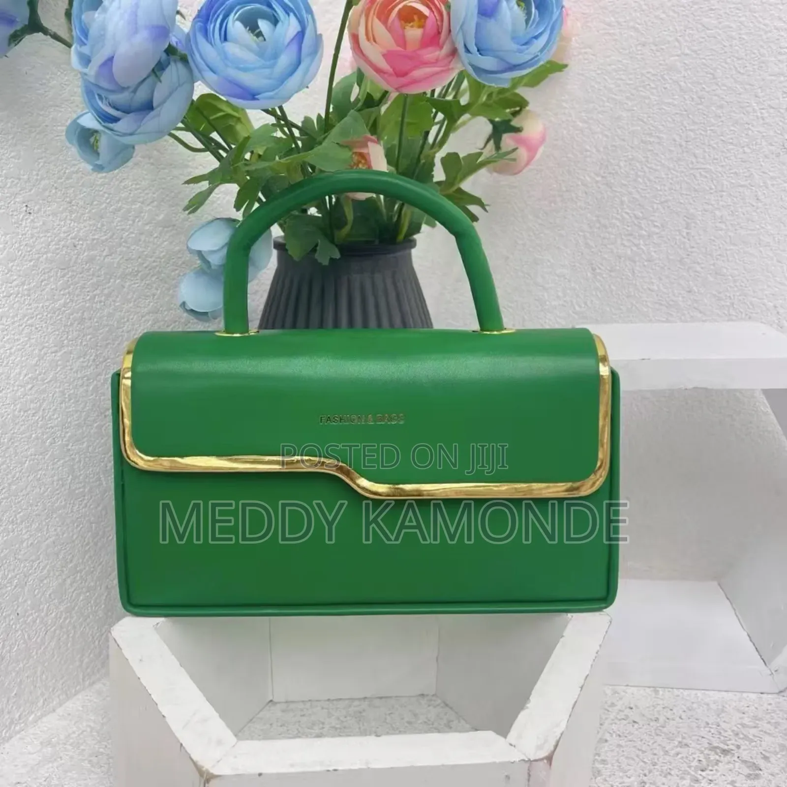 Classy Cute Black/Green Small Bags