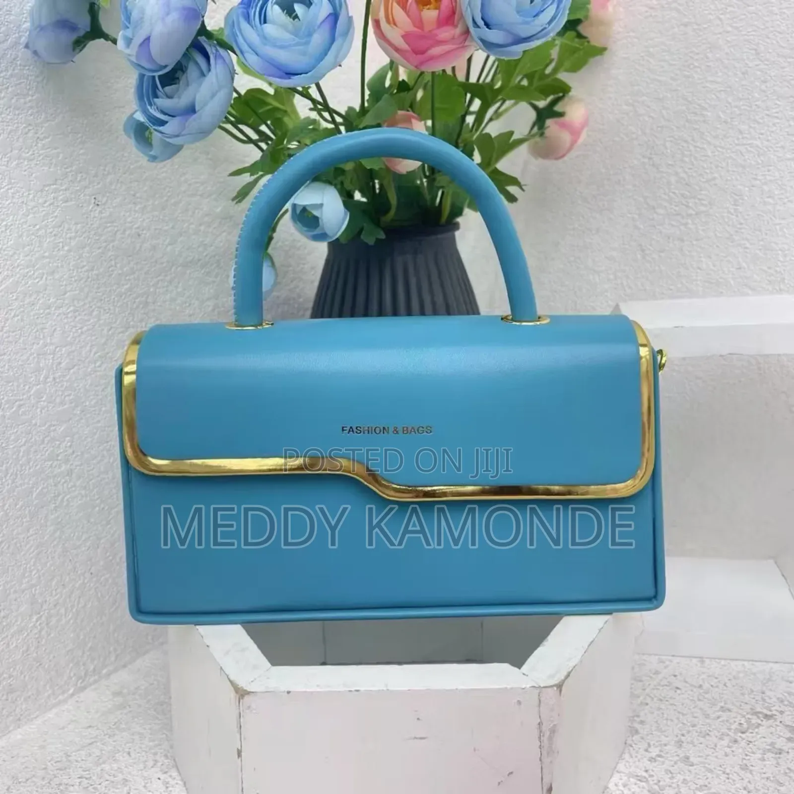 Classy Cute Black/Green Small Bags