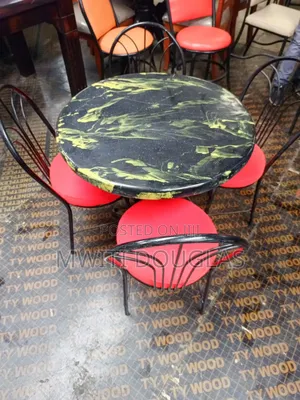 Appealing Circular Marble Top Table 3-Seater Dining Set
