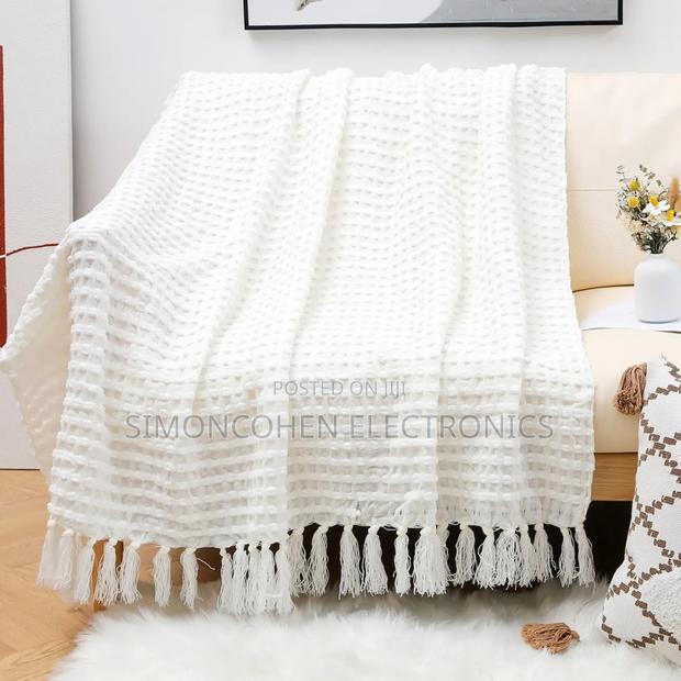 Knitted Throw Blanket - thumbnail 3