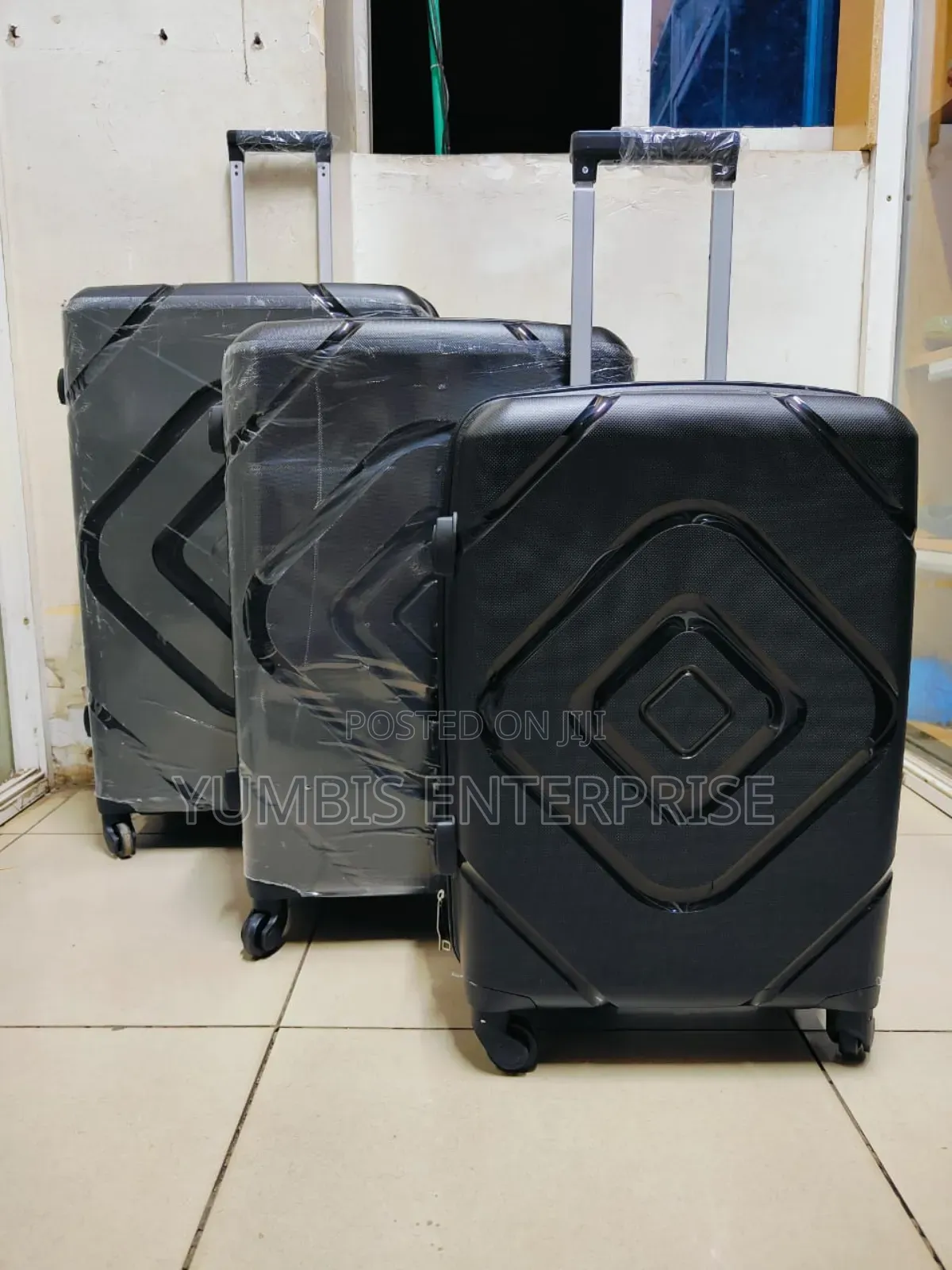 Larg Size 30 Rubber(Pp)Unbreakable -Suitcases Kes 9500 a Set