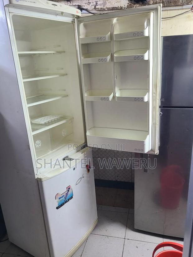 Bottom Freezer Fridge 380litres - thumbnail 3