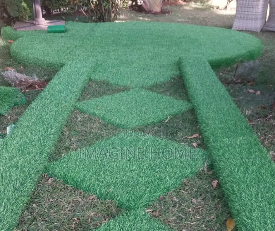 Nice Artificial Green Grass Carpet School