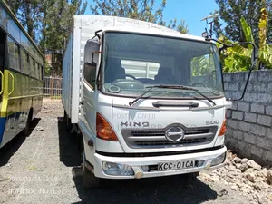 Hino Hino Dutro 2014 White