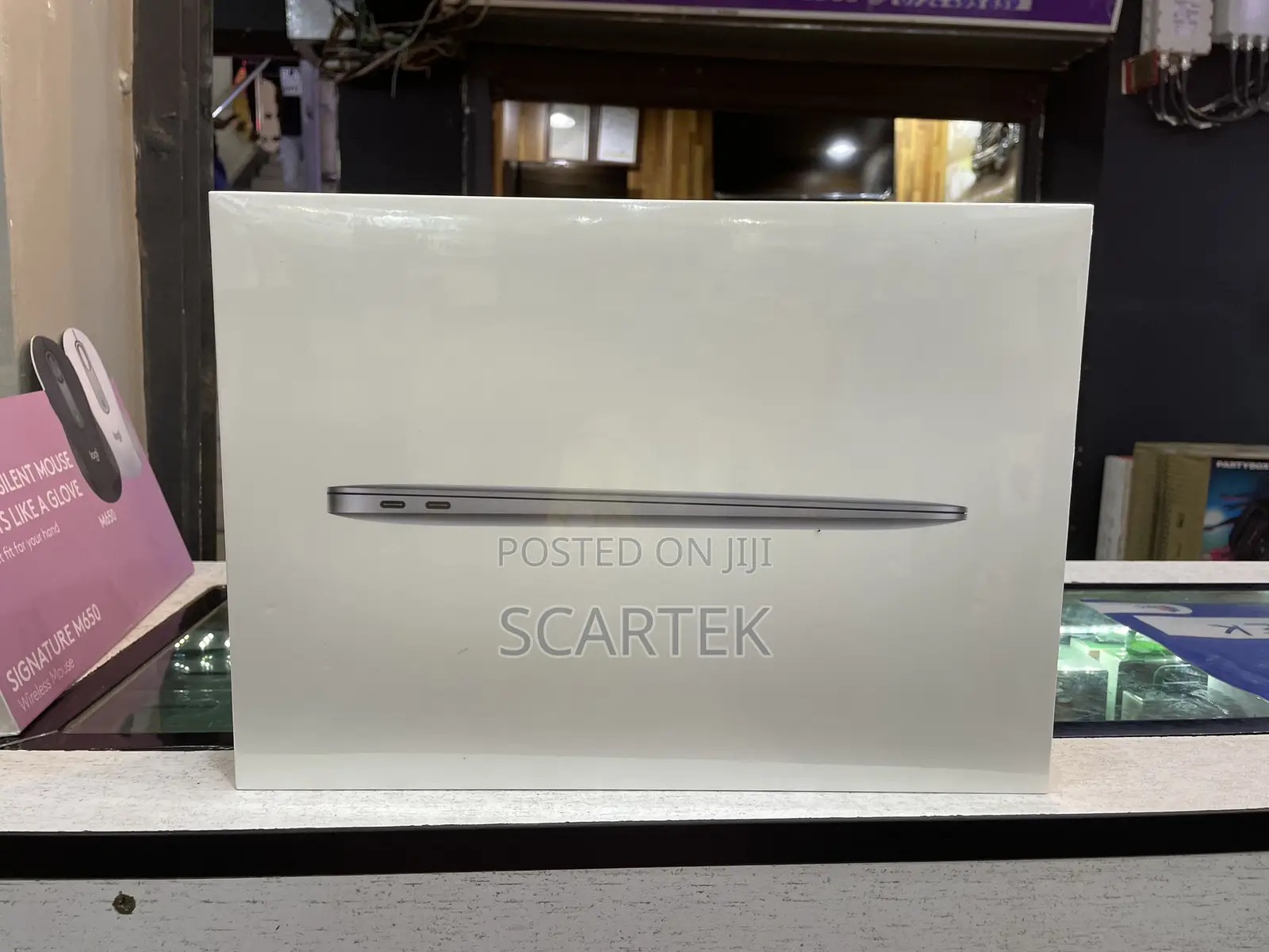New Laptop Apple MacBook Air 8GB Apple M1 SSD 256GB
