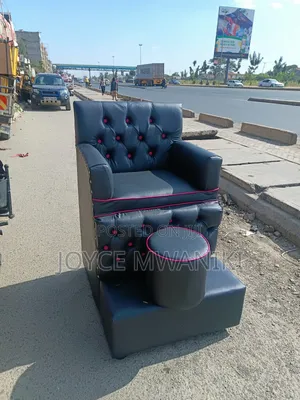 Pedicure Seat Single Black With a Pink Touch