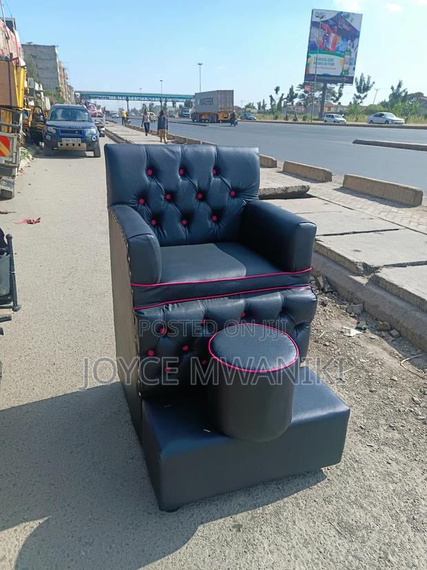 Pedicure Seat Single Black With a Pink Touch - thumbnail 3