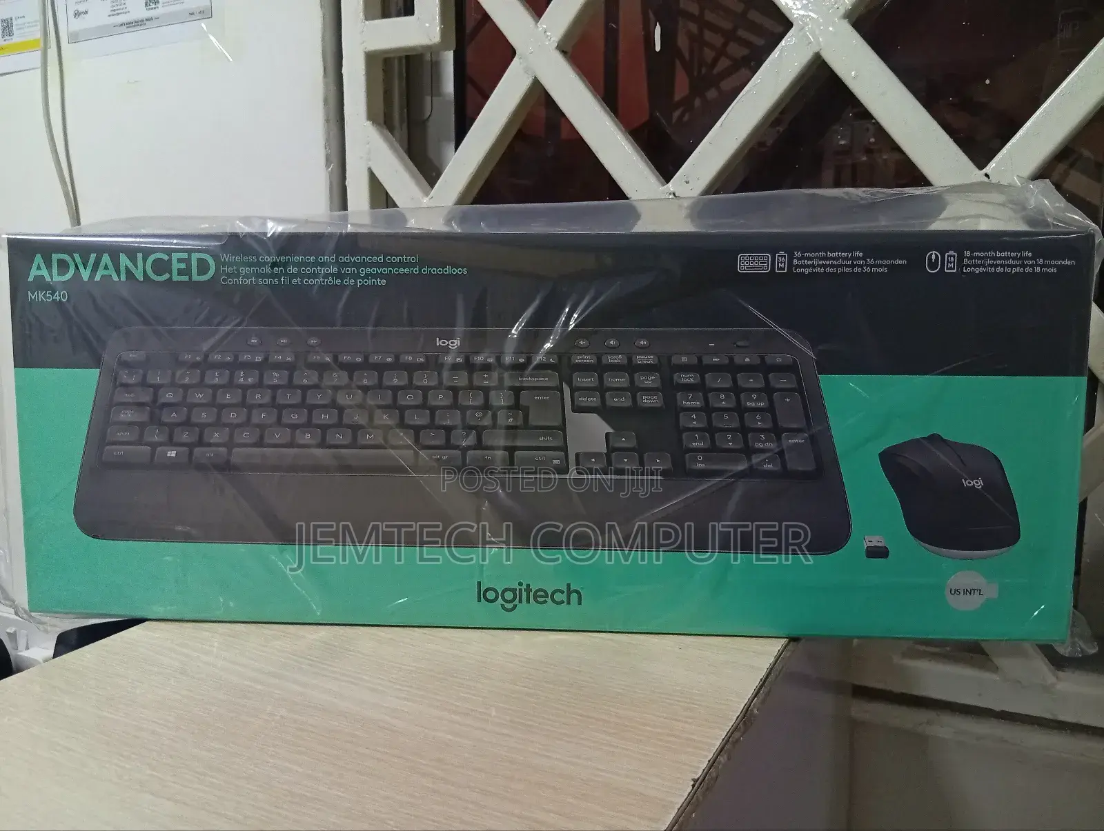 Logitech MK540 Advanced Wireless Keyboard Mouse Combo