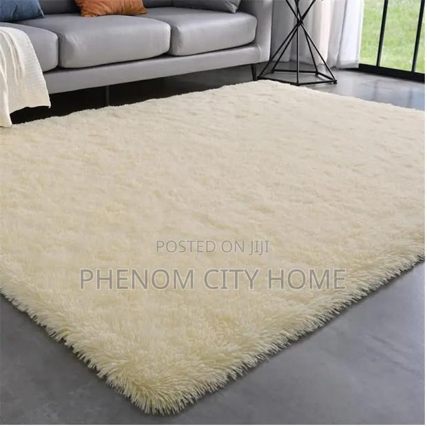Cream Easy Maintenance Carpeta Available