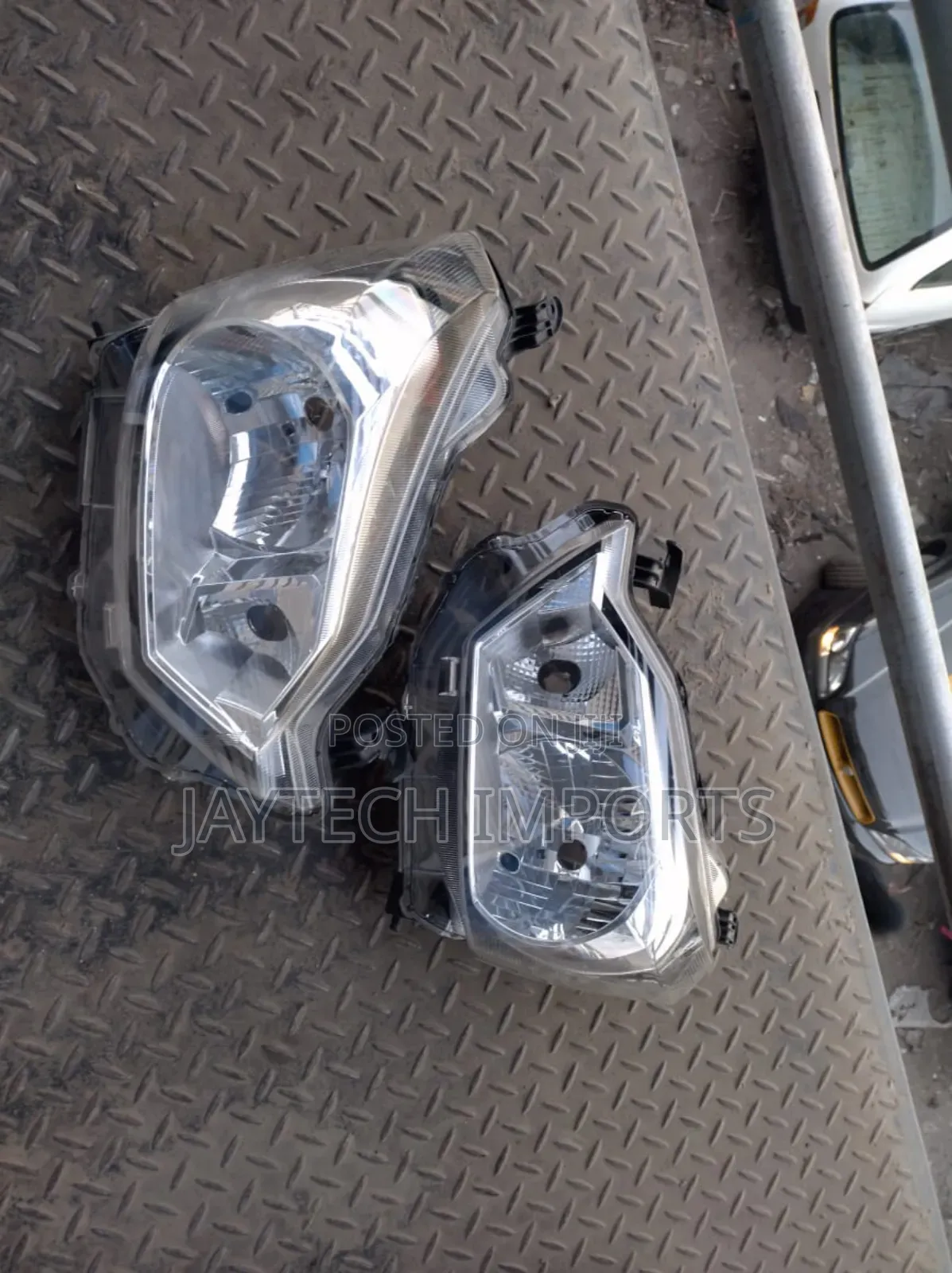 Daihatsu Mira 2017 Headlight