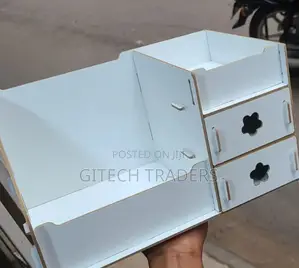 Hoomal Wooden Make Up Organizer
