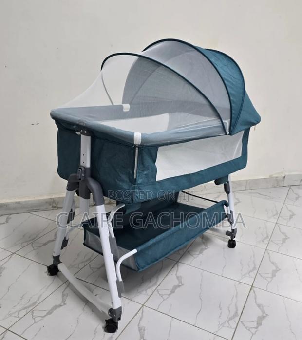 Foldable Baby Bassinet - main view
