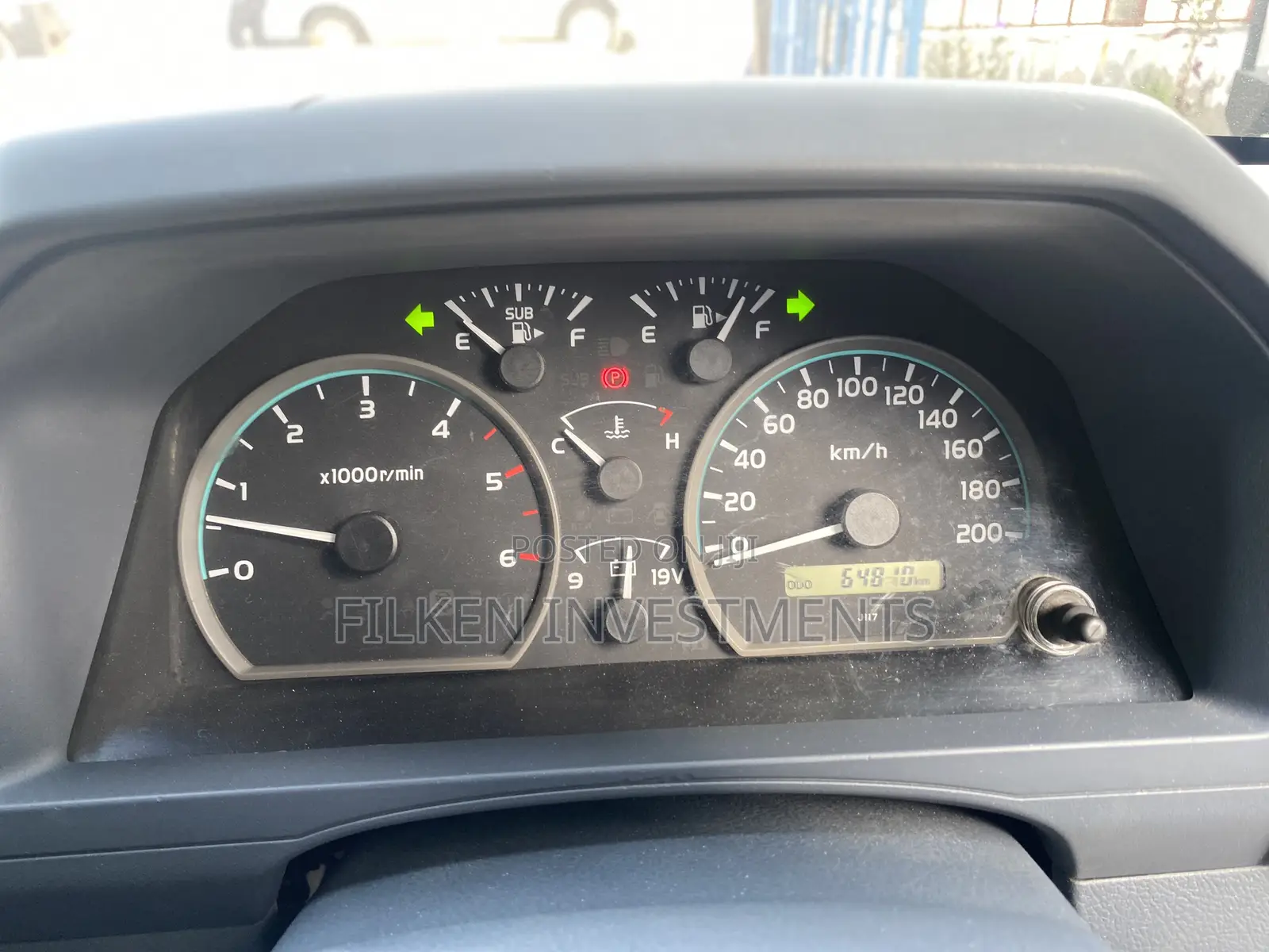 Toyota Land Cruiser 4.6 V8 GX 2018 Beige
