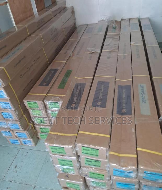 Light Wave LW EPS 240E Electric Projector Screen - main view