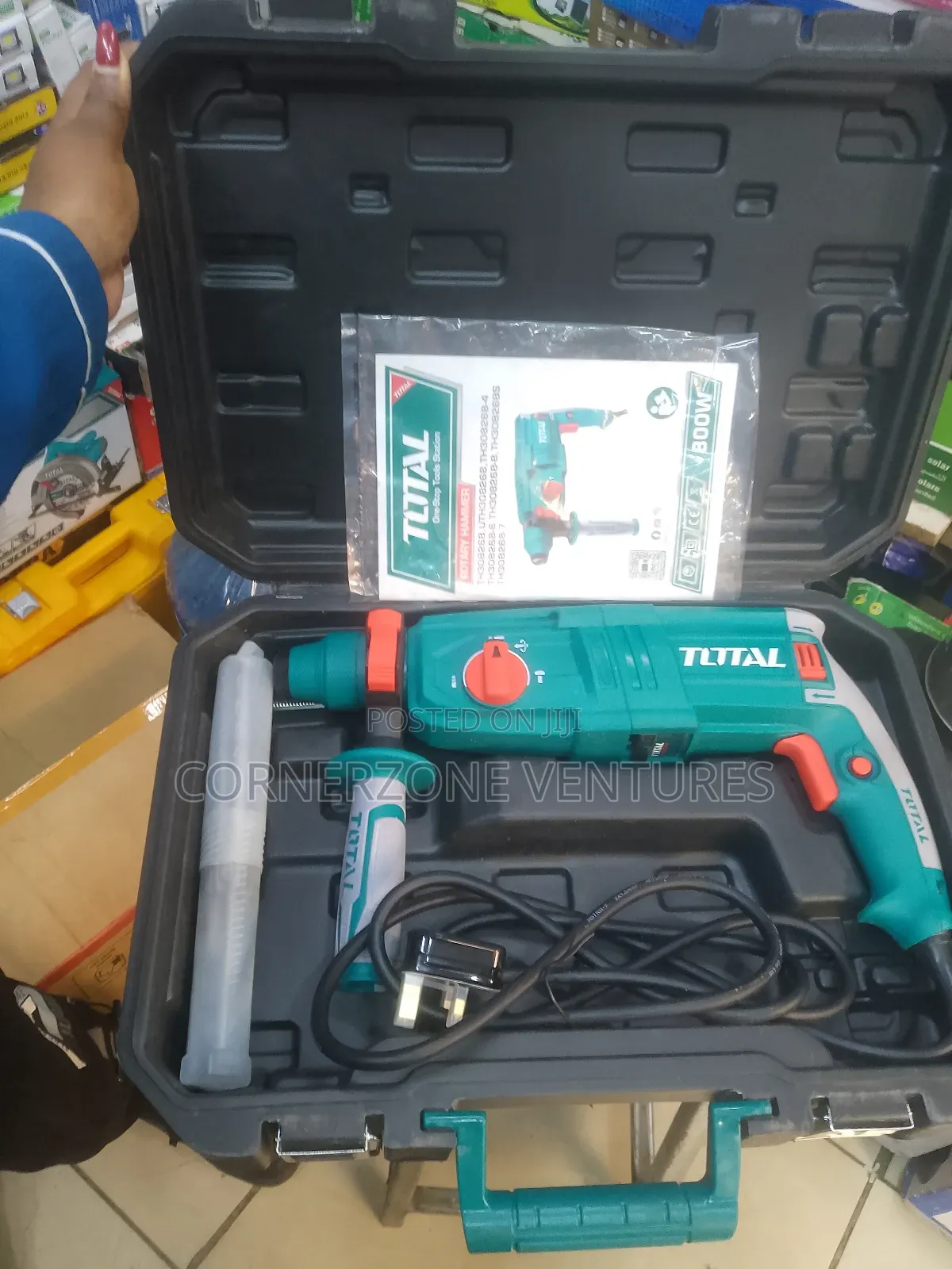 Total 800W Rotary Hammer