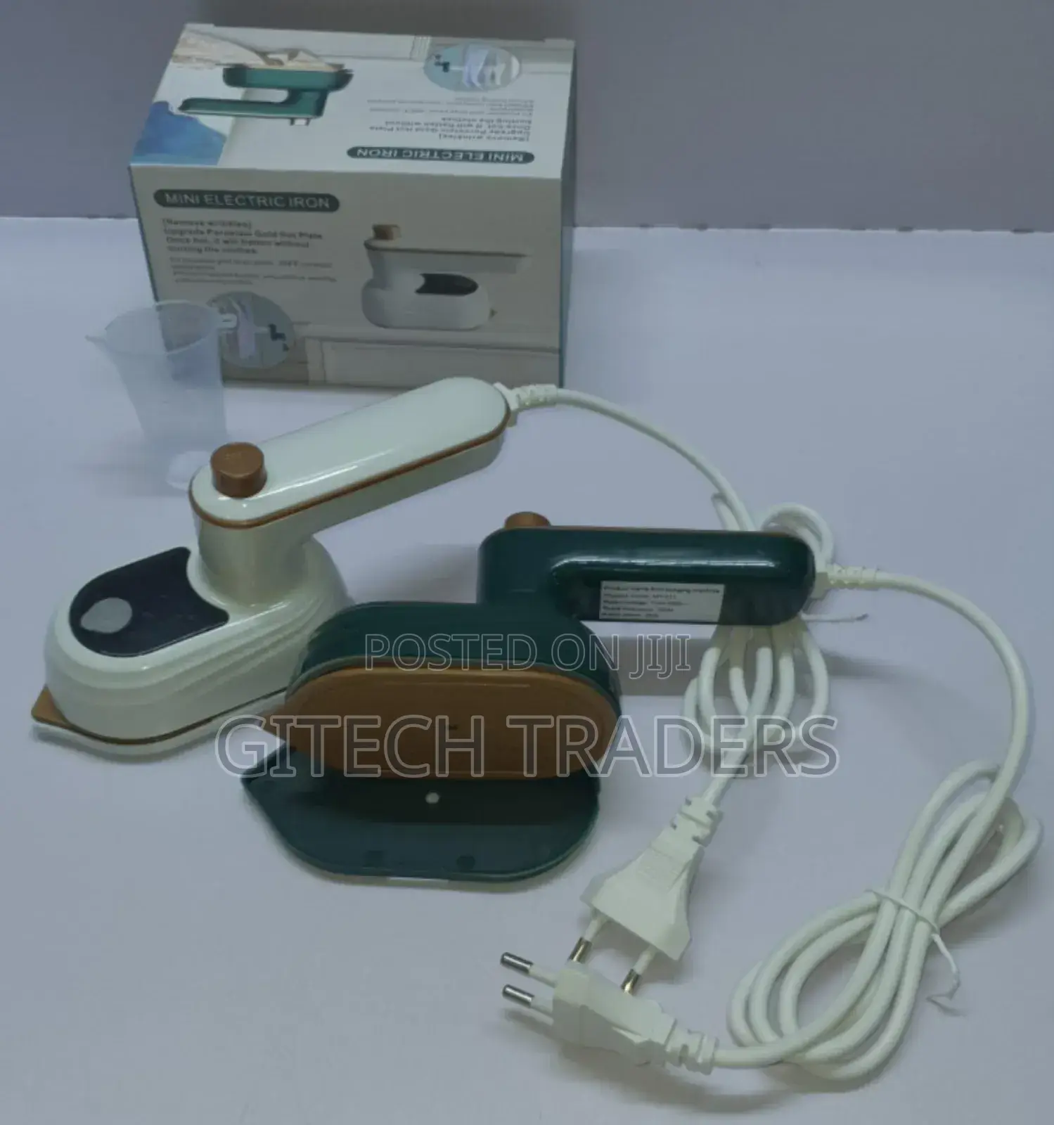 *Rotating Handle 38W Mini Electric Iron Box With Water