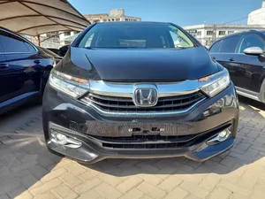 Honda Fit Shuttle 1.5 Hybrid 2WD 2018 Black