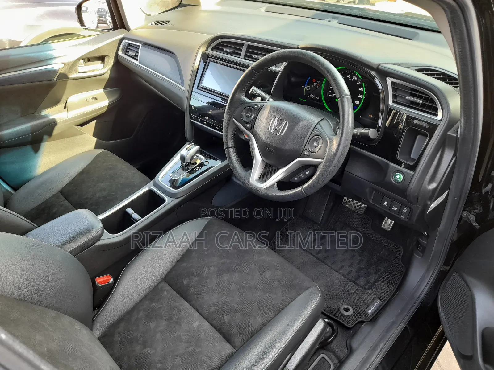 Honda Fit Shuttle 1.5 Hybrid 2WD 2018 Black