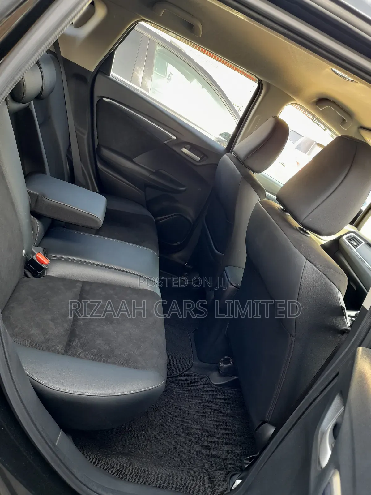 Honda Fit Shuttle 1.5 Hybrid 2WD 2018 Black