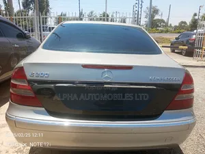Mercedes-Benz E200 2004 Beige