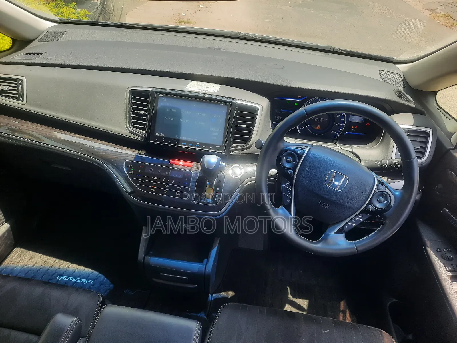 Honda Odyssey 2.0 Hybrid (8 seater) 2018 Silver