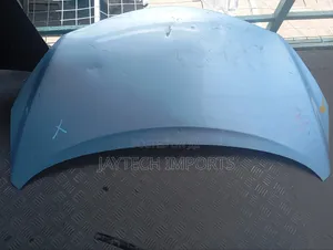 Nissan Note Bonnet E12