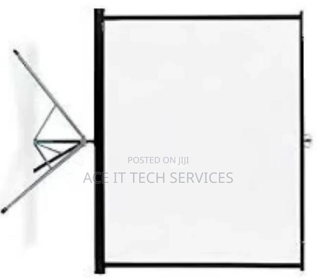 Light Wave TPS 240T Tripod Projector Screen 240 X 240 - thumbnail 2