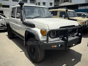 Toyota Land Cruiser 4.6 V8 GX 2018 White