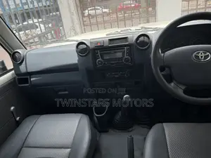 Toyota Land Cruiser 4.6 V8 GX 2018 White