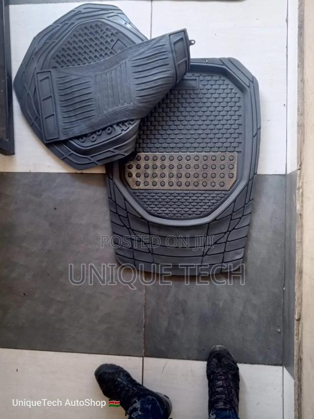 Premium 5pc Car Floor Mats, Non-Slip With Silver Patch